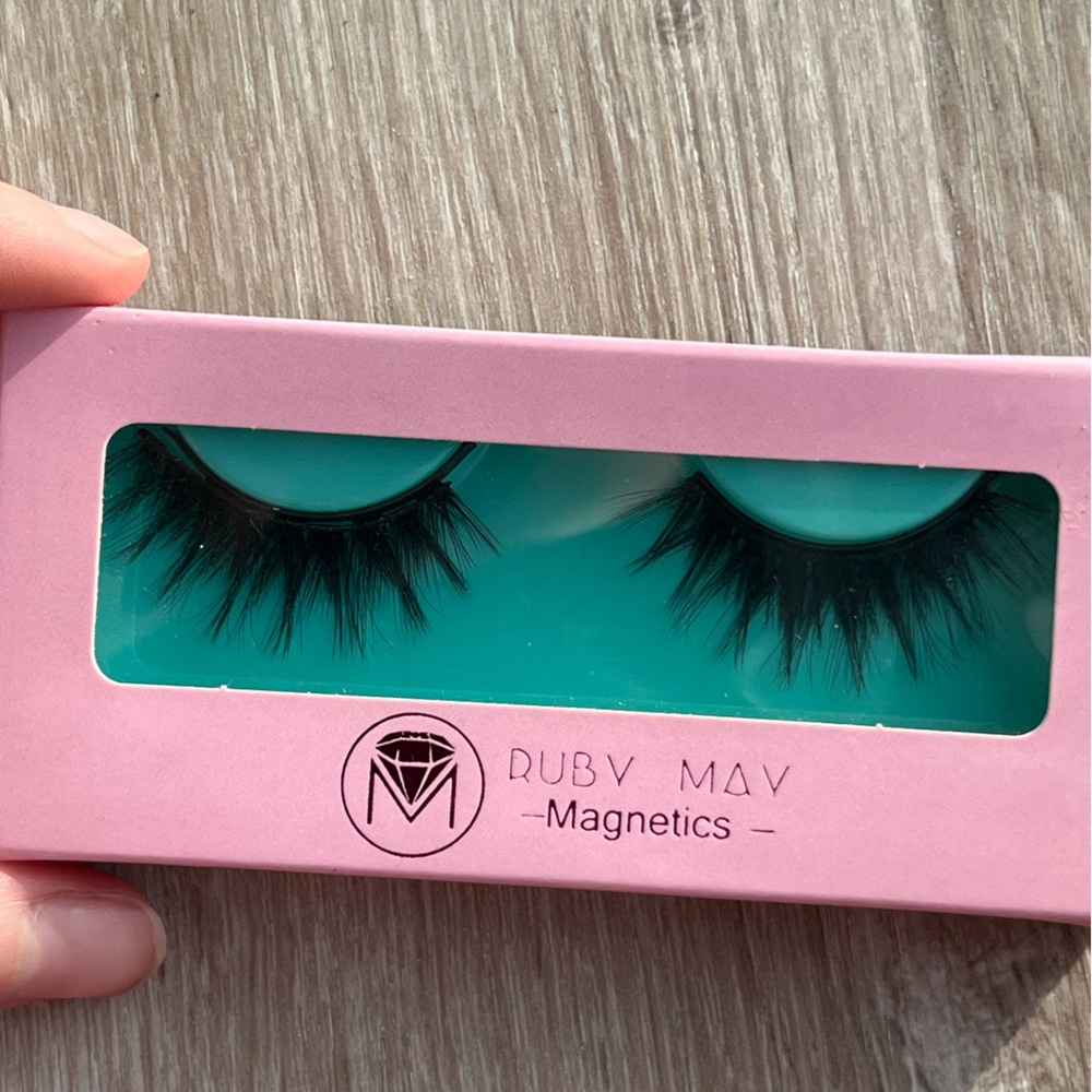 Black Lashes